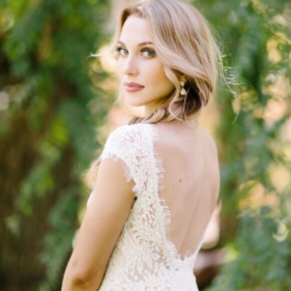 Wendy Makin (Roxanne) Wedding Dress - Size 2 - Picture 2 of 6